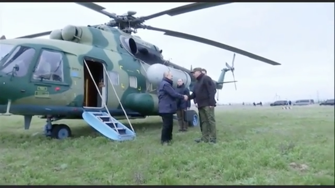 Tổng thống Vladimir Putin bất ngờ tới miền Đông Ukraine - Ảnh 1.