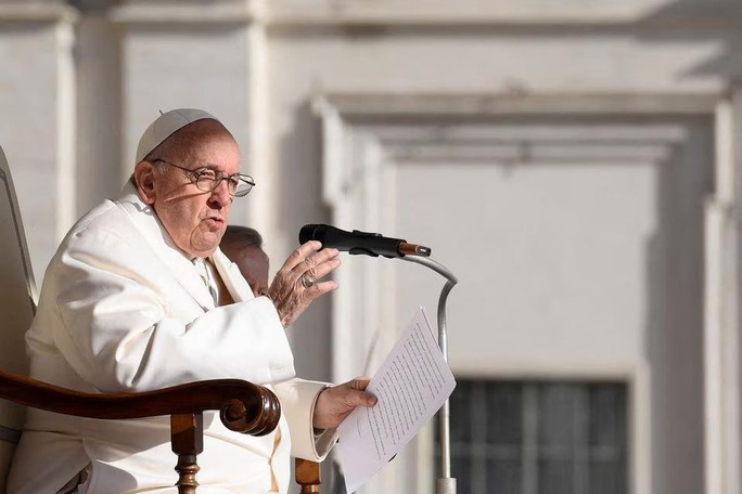 Giáo hoàng Francis chủ trì thánh lễ chỉ 1 ngày sau khi ra viện - Ảnh 1.