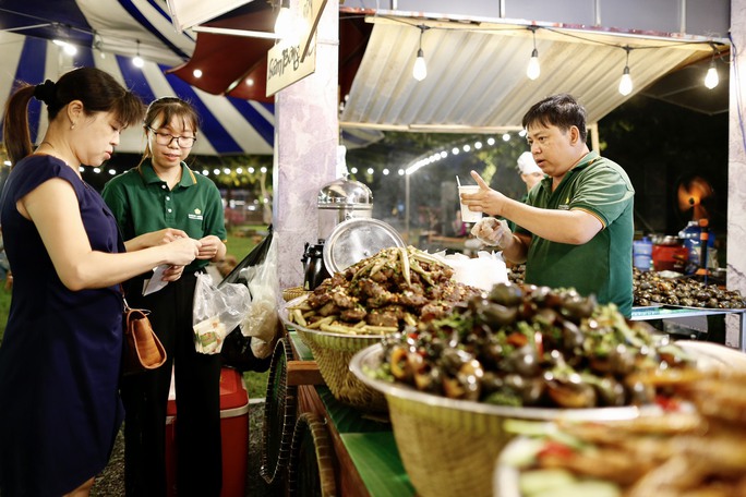 Chen nhau khám phá thiên đường món ngon tại lễ hội ẩm thực ở TP HCM - Ảnh 13.