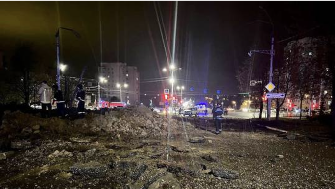 Bom rơi ngoài ý muốn tại Nga, thành phố gần Ukraine thiệt hại - Ảnh 1.