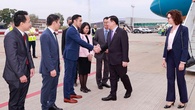 Chủ tịch Quốc hội Vương Đình Huệ bắt đầu thăm chính thức Argentina - Ảnh 2.