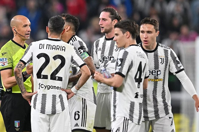 Juventus có nguy cơ bị UEFA loại khỏi các cúp châu Âu - Ảnh 1.
