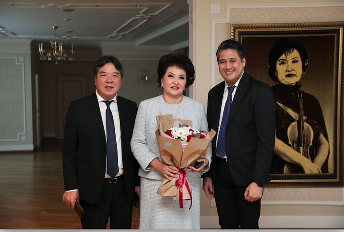 NSƯT Bùi Công Duy làm Giáo sư danh dự Trường ĐH Nghệ thuật Quốc gia Kazakhstan - Ảnh 2.