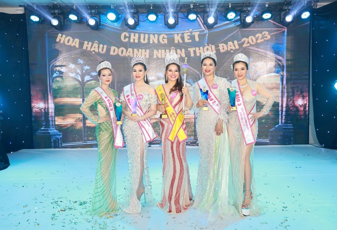 Thí sinh Lê Thị Thắm đăng quang Hoa hậu Doanh nhân Thời đại 2023 - Ảnh 4.