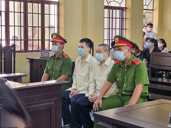 Diễn viên hài Hữu Tín bị tuyên trị 7 năm 6 mon tù  - Hình ảnh 1.