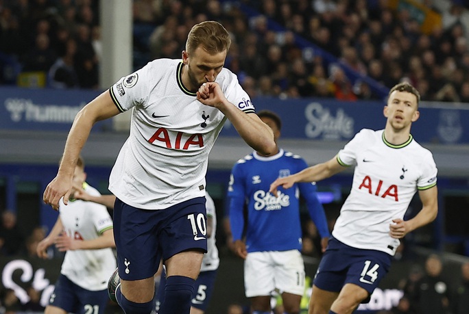 Rơi chiến thắng trước Everton, Tottenham vẫn đẩy Man United khỏi Top 4 - Ảnh 3.