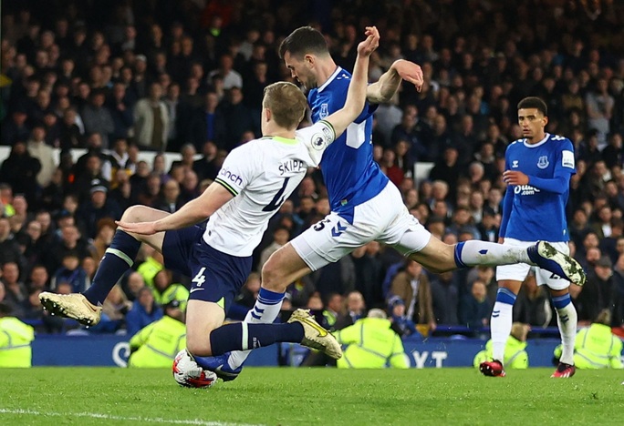 Rơi chiến thắng trước Everton, Tottenham vẫn đẩy Man United khỏi Top 4 - Ảnh 5.