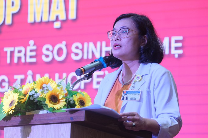 Tri ân các “bảo mẫu” chăm sóc trẻ sơ sinh có mẹ mắc COVID-19 - Ảnh 2.