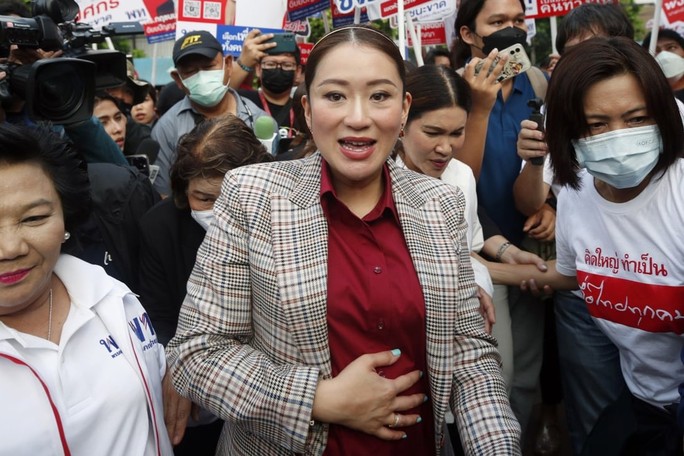 Thái Lan: Con gái ông Thaksin sinh con sát ngày bầu cử - Ảnh 2.