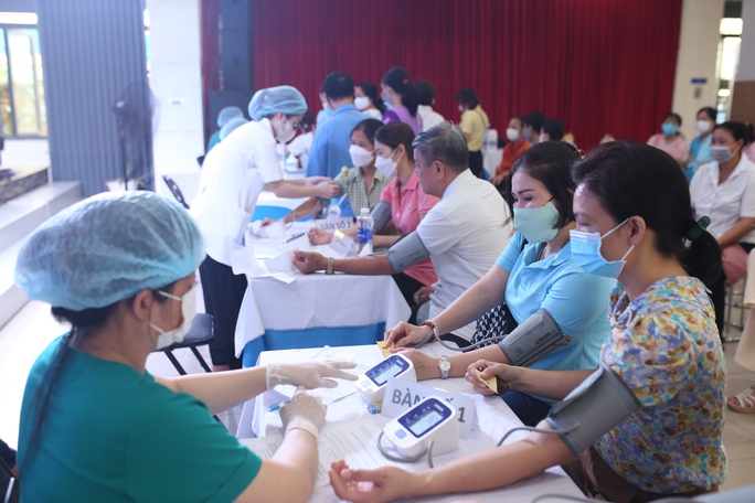 Chăm sóc sức khỏe cho đoàn viên - lao động - Ảnh 1.