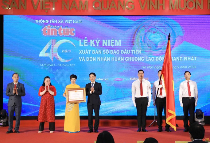 Báo Tin tức kỷ niệm 40 năm thành lập và đón nhận Huân chương Lao động hạng Nhất