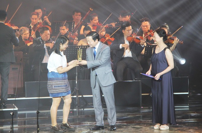 Nhà bà Nữ, Trấn Thành nhận giải phim Việt Nam, đạo diễn xuất sắc DANAFF I - Ảnh 1.