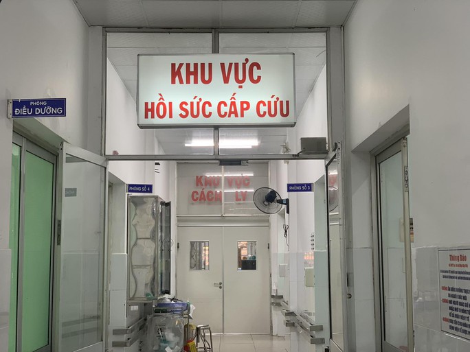 Không có thuốc giải, 3 người ngộ độc botulium ở TP HCM chỉ còn biết... thở máy - Ảnh 1.