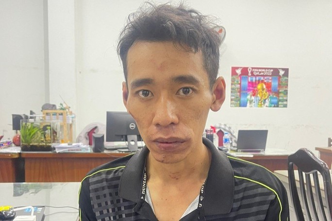 Bắt giữ tên cướp giật dây chuyền khiến người phụ nữ ngơ ngác nhìn theo - Ảnh 1.