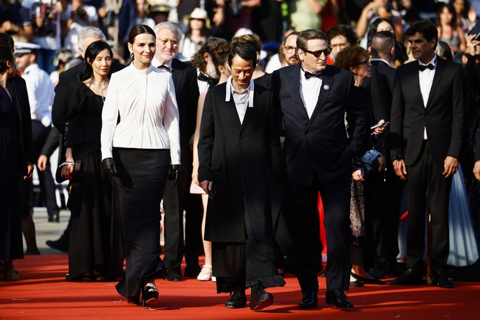 Dàn siêu sao mừng phim Trần Anh Hùng tại Cannes - Ảnh 3.