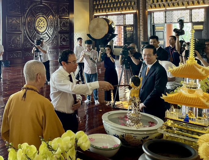 Chủ tịch nước Võ Văn Thưởng chúc mừng Đại Lễ Phật đản - Ảnh 4.