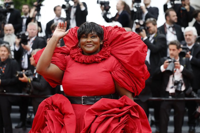 Những bộ đầm “thảm họa” trên thảm đỏ Cannes - Ảnh 3.