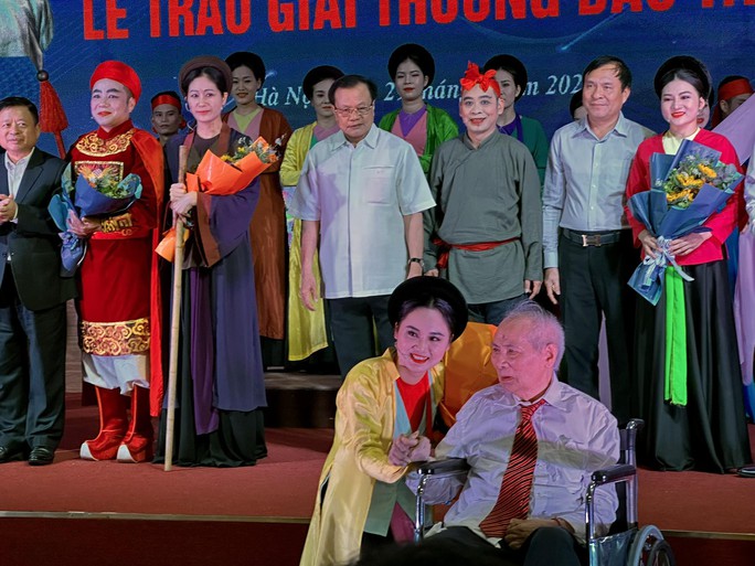 Trao giải thưởng Đào Tấn cho 5 đơn vị nghệ thuật và 15 văn nghệ sĩ - Ảnh 2.