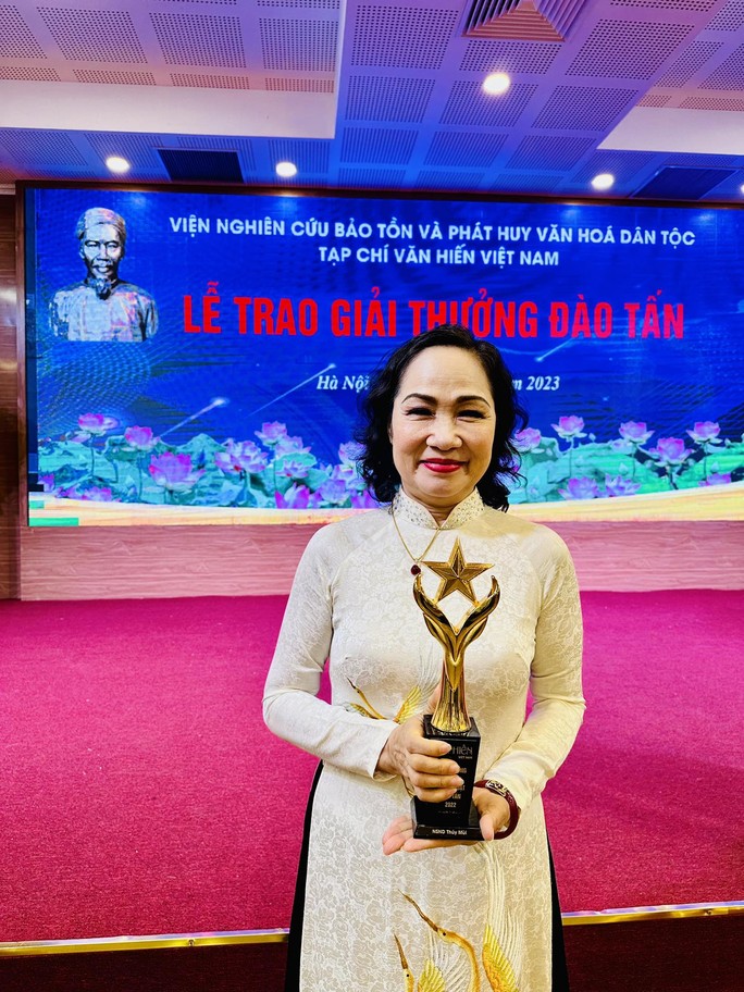 Trao giải thưởng Đào Tấn cho 5 đơn vị nghệ thuật và 15 văn nghệ sĩ - Ảnh 4.