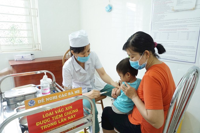 Bộ Y tế đề xuất cơ chế mua vắc-xin cho địa phương - Ảnh 1.