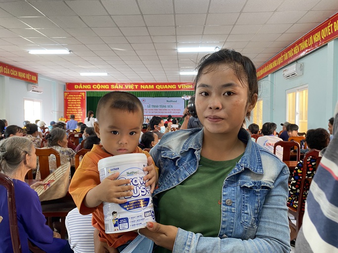 Nutifood tặng hàng nghìn phần quà cho trẻ em nghèo nhân dịp Tết Thiếu nhi - Ảnh 3.