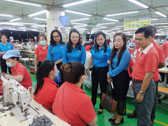 Trao hơn 90 suất kinh phí hỗ trợ học tập cho học sinh khó khăn ở Cần Thơ - Ảnh 13.