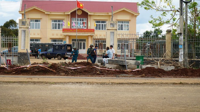 Tiếp tục truy bắt các đối tượng tấn công trụ sở xã ở Đắk Lắk - Ảnh 9.