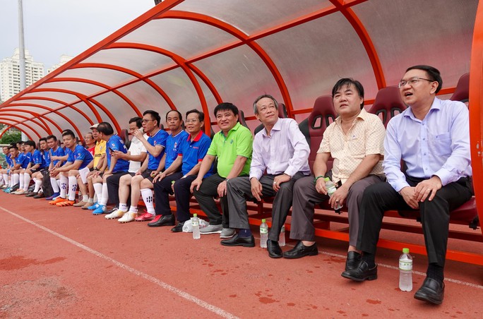 Giao hữu bóng đá đặc biệt chào mừng Ngày Báo chí cách mạng Việt Nam - Ảnh 11.