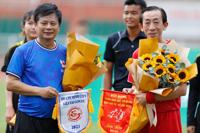 Giao hữu bóng đá đặc biệt chào mừng Ngày Báo chí cách mạng Việt Nam - Ảnh 2.