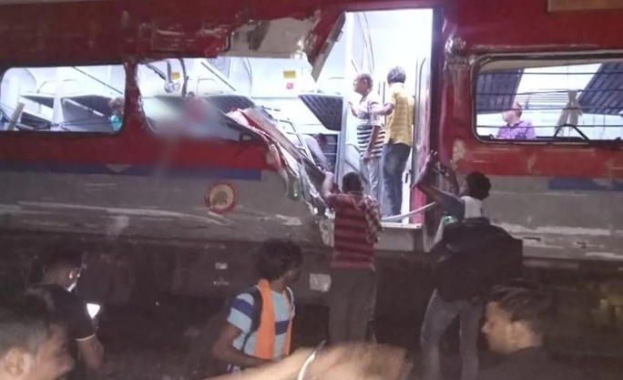 Tai nạn đường sắt kinh hoàng, gần 300 người chết ở Ấn Độ: Lời kể ám ảnh - Ảnh 1.