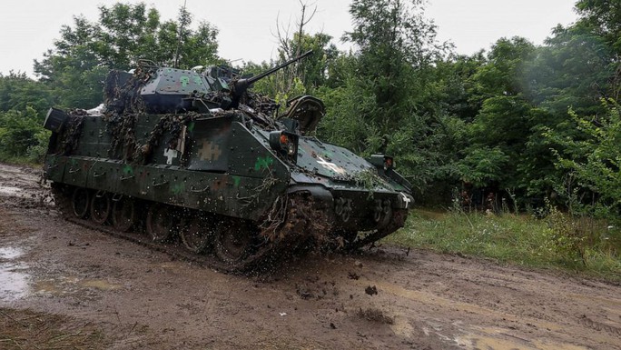 Thiết giáp Bradley của Mỹ được khen ở Ukraine