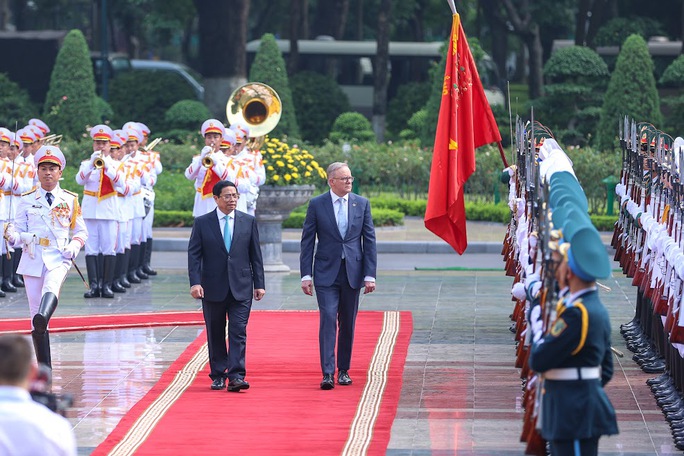 Cận cảnh Thủ tướng Phạm Minh Chính chủ trì lễ đón Thủ tướng Úc - Ảnh 10.