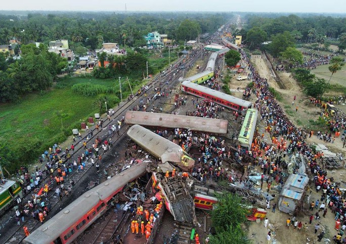 Ấn Độ công bố nguyên nhân thảm họa đường sắt làm 300 người chết - Ảnh 1.