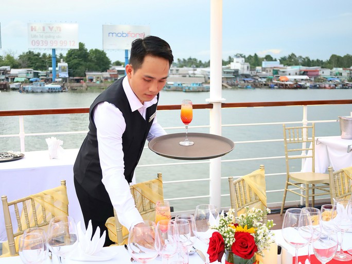 Thêm 1 du thuyền đưa khách du lịch trải nghiệm sông nước Cần Thơ - Ảnh 2.