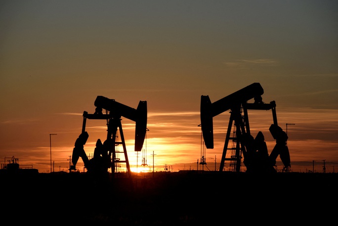 Giá dầu thế giới dự kiến tăng mạnh nửa cuối năm 2023 - Ảnh 1.