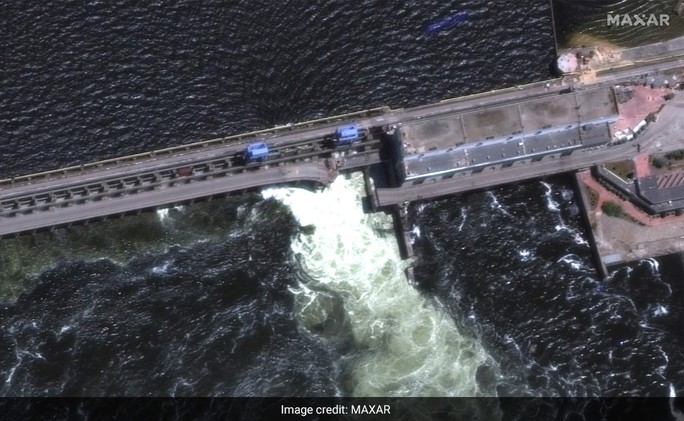 Đập thủy điện lớn bị tấn công, Nga và Ukraine đổ lỗi cho nhau - Ảnh 1.