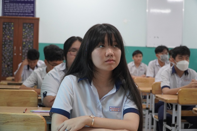 Gương mặt âu lo ngày đầu thi lớp 10 - Ảnh 6.