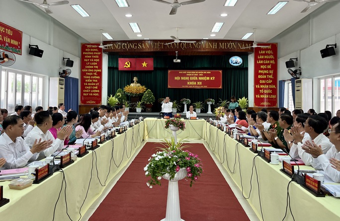 Bí thư Nguyễn Văn Nên biểu dương Đảng bộ huyện Hóc Môn - Ảnh 3.