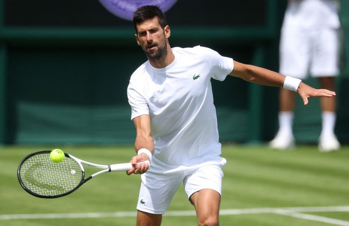 Trận đấu của Djokovic vòng 1/8 phải thi đấu trong 2 ngày, Rublev tạo siêu phẩm của năm tại Wimbledon - Ảnh 2.