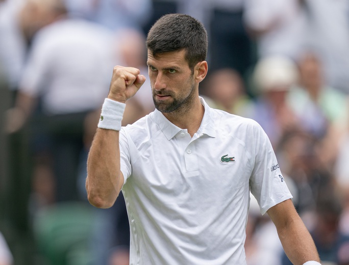 Djokovic yêu cầu thay đổi giờ bắt đầu thi đấu, Wimbledon chứng kiến 2 tân binh vào tứ kết - Ảnh 2.