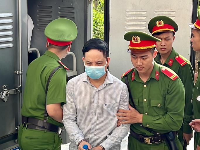 Hé lộ mánh khoé của cựu thư ký Thứ trưởng Bộ Y tế Đỗ Xuân Tuyên để doanh nghiệp hối lộ 42,6 tỉ đồng - Ảnh 1.