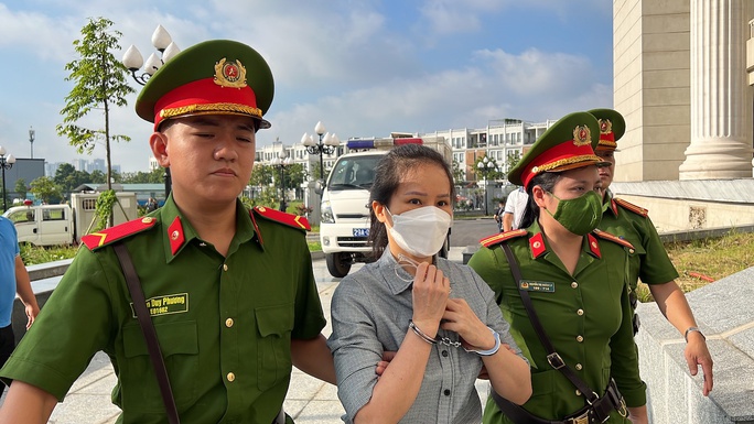 Hình ảnh cựu phó chủ tịch Hà Nội và Quảng Nam hầu toà - Ảnh 11. Hình ảnh cựu phó chủ tịch Hà Nội và Quảng Nam hầu toà - Ảnh 11.