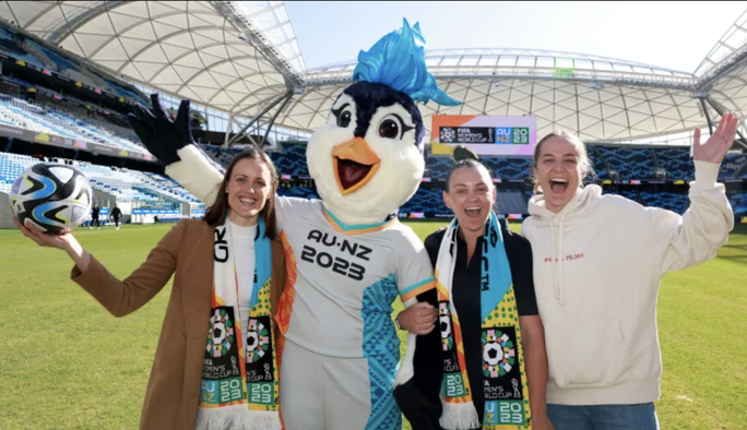 Tazuni - cô nàng chim cánh cụt yêu bóng đá của World Cup nữ 2023 - Ảnh 2.