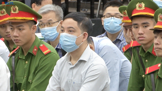 Bị đề nghị án tử, cựu thư ký Thứ trưởng nộp thêm 8 tỉ đồng khắc phục - Ảnh 1. Bị đề nghị án tử, cựu thư ký Thứ trưởng nộp thêm 8 tỉ đồng khắc phục - Ảnh 1.