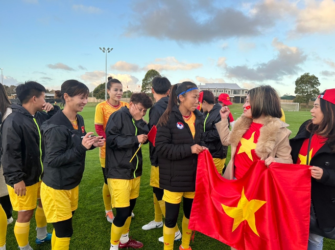 THƯ AUCKLAND: Người Việt ở New Zealand thể hiện tình yêu đội tuyển - Ảnh 1.