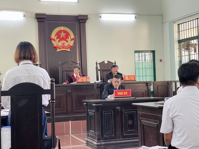 Vụ chủ bãi rác Đa Phước kiện người nói bãi rác thối: Thay đổi yêu cầu bồi thường - Ảnh 1. Vụ chủ bãi rác Đa Phước kiện người nói bãi rác thối: Thay đổi yêu cầu bồi thường - Ảnh 1.