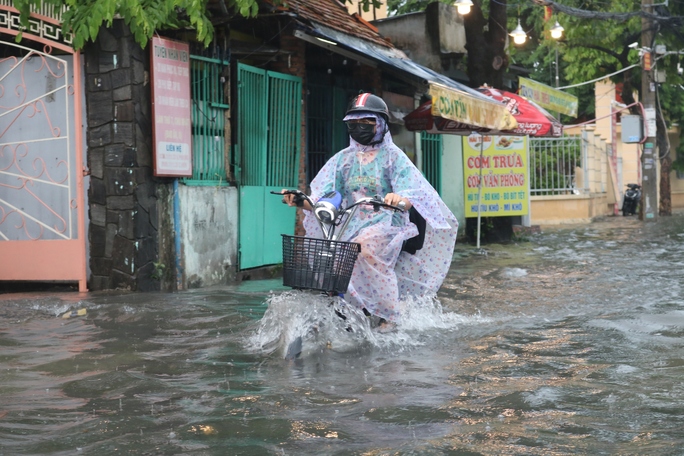 Ngập nước do ngày nào cũng có mưa lớn?