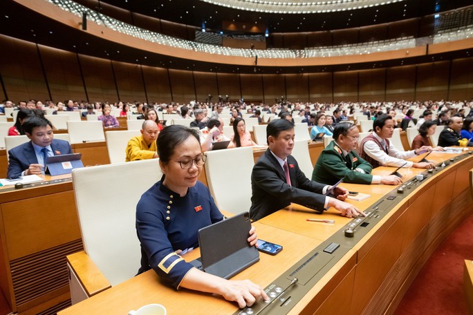 Quốc hội yêu cầu báo cáo lộ trình cải cách tiền lương tại kỳ họp thứ 6 - Ảnh 1.