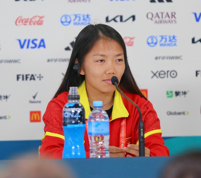 World Cup nữ 2023: HLV Mai Đức Chung và Huỳnh Như nói gì trước ngày đấu với tuyển Mỹ? - Ảnh 2.