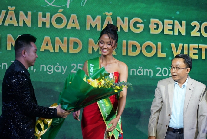 Hoa hậu H’Hen Niê làm đại sứ Lễ hội Văn hóa Măng Đen 2023 - Ảnh 1.